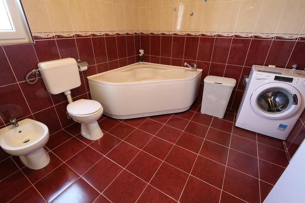 Villa Petra Apartment With Private Pool Makarska Exterior foto