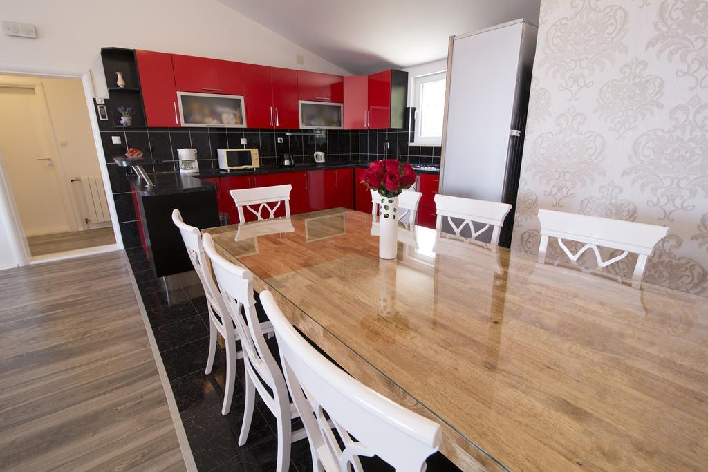 Villa Petra Apartment With Private Pool Makarska Exterior foto